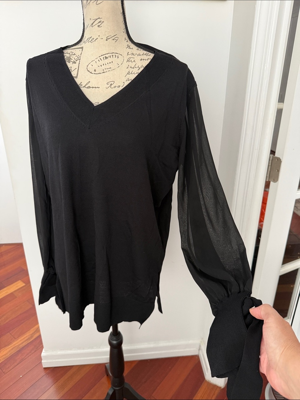 Topshop Black V-Neck Long Sleeve Tunic Sweater